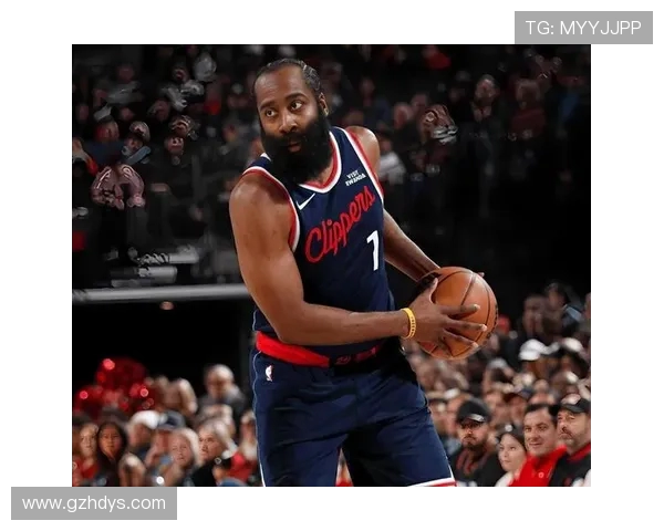 哈登撤步的演变之路:从不合理出手到引领篮球新时代的传奇 哈登撤步的演变之路:从不合理出手到引领篮球新时代的传奇